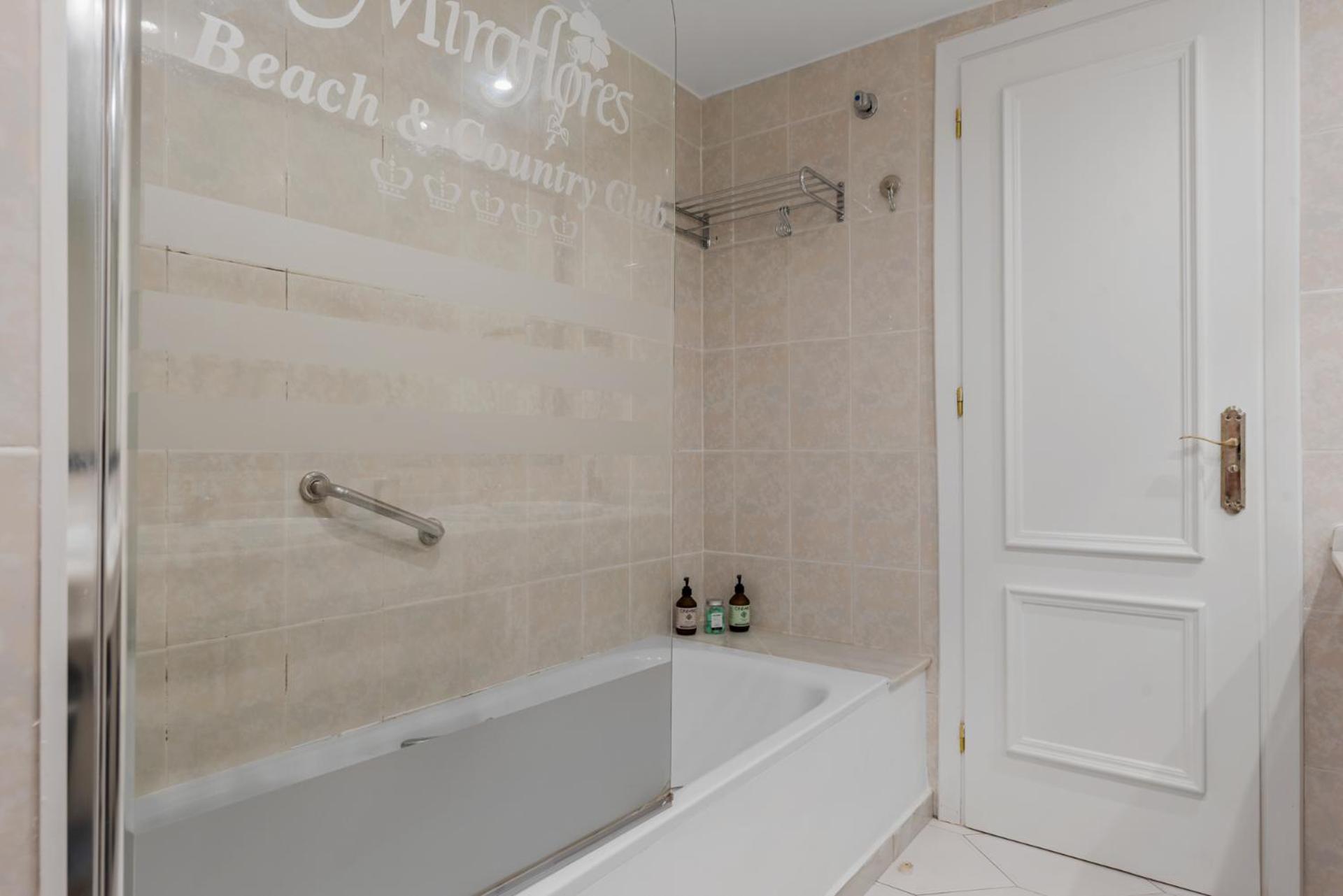Miraflores Apartments By The Beach Costa Del Sol Sitio de Calahonda 外观 照片