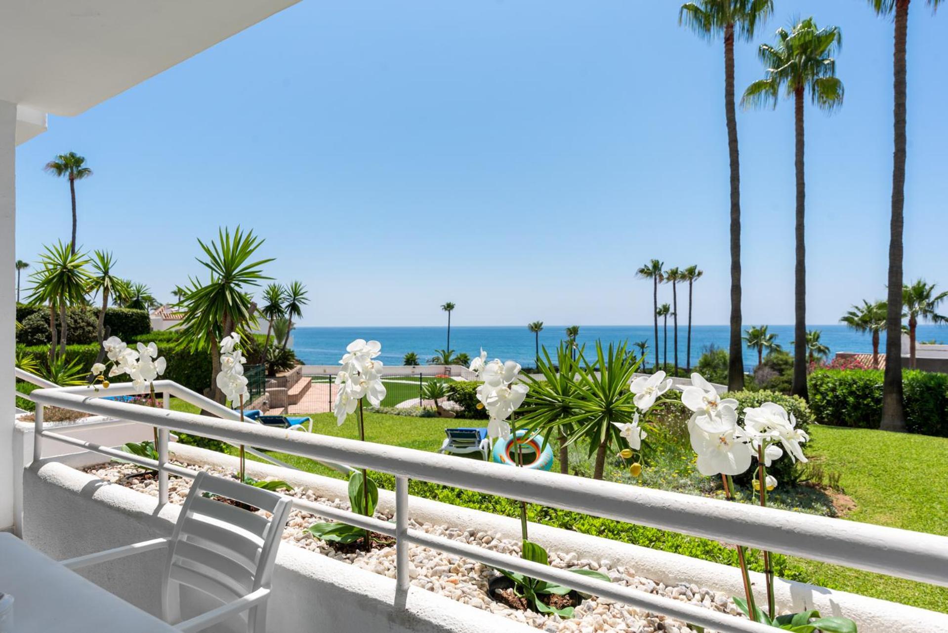 Miraflores Apartments By The Beach Costa Del Sol Sitio de Calahonda 外观 照片